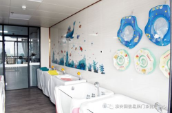 月子中心会所帮宝宝洗澡,宝宝洗澡的温馨呵护之旅