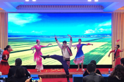 贾樟柯：怀旧原来是一件好事 ，《须眉上班妻子与中字》中文 ，天美传煤mv视频正在线阅览免费